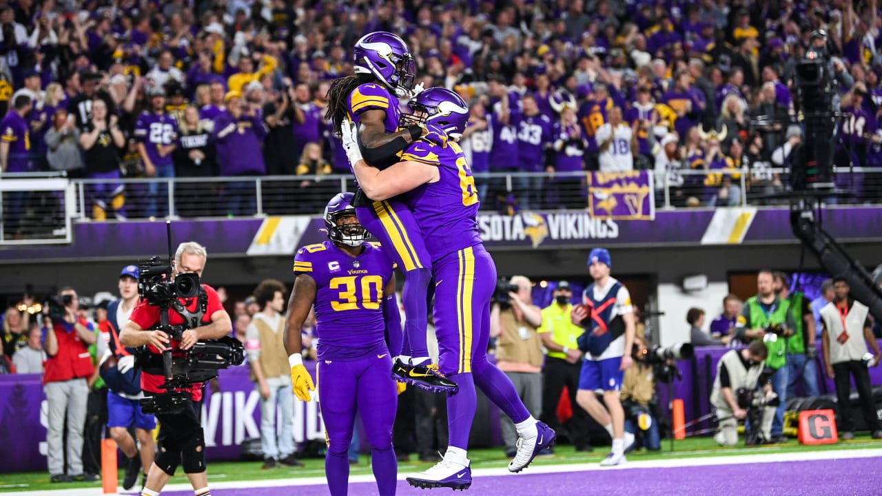 Vikings Surge Early, Survive Late vs. Steelers