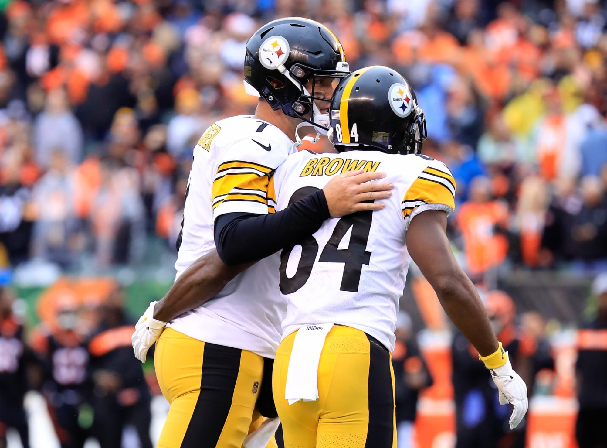Antonio Brown puts Steelers feud aside,...