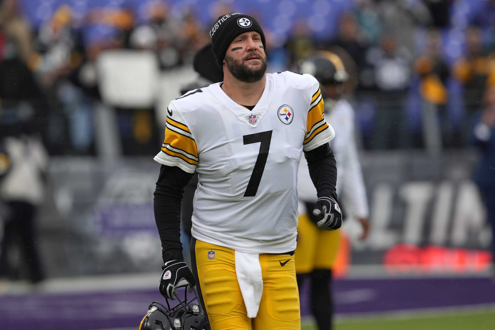 This video of Ben Roethlisberger watching Raiders...
