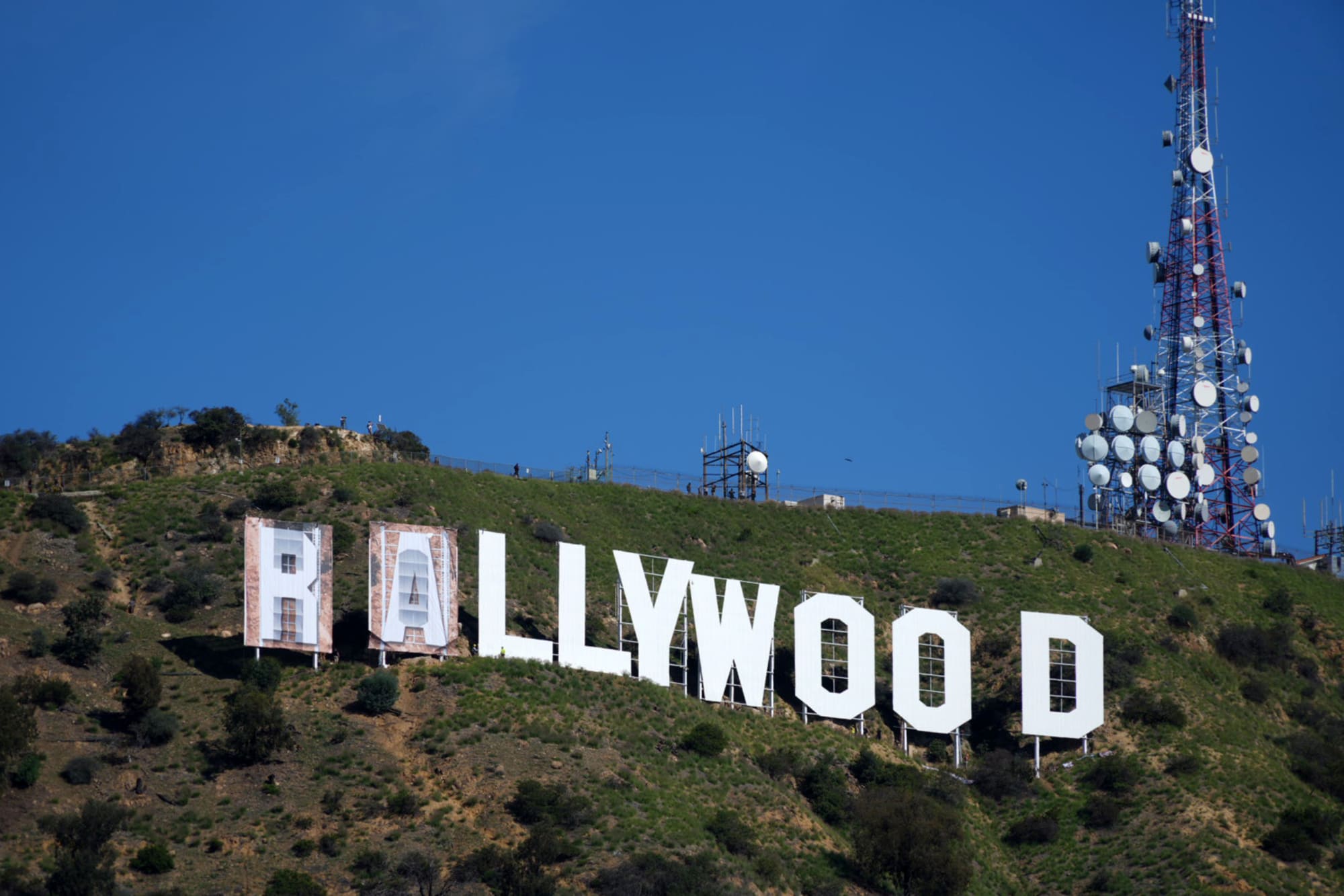 Hollywood sign replaced to honor Rams Super Bowl...