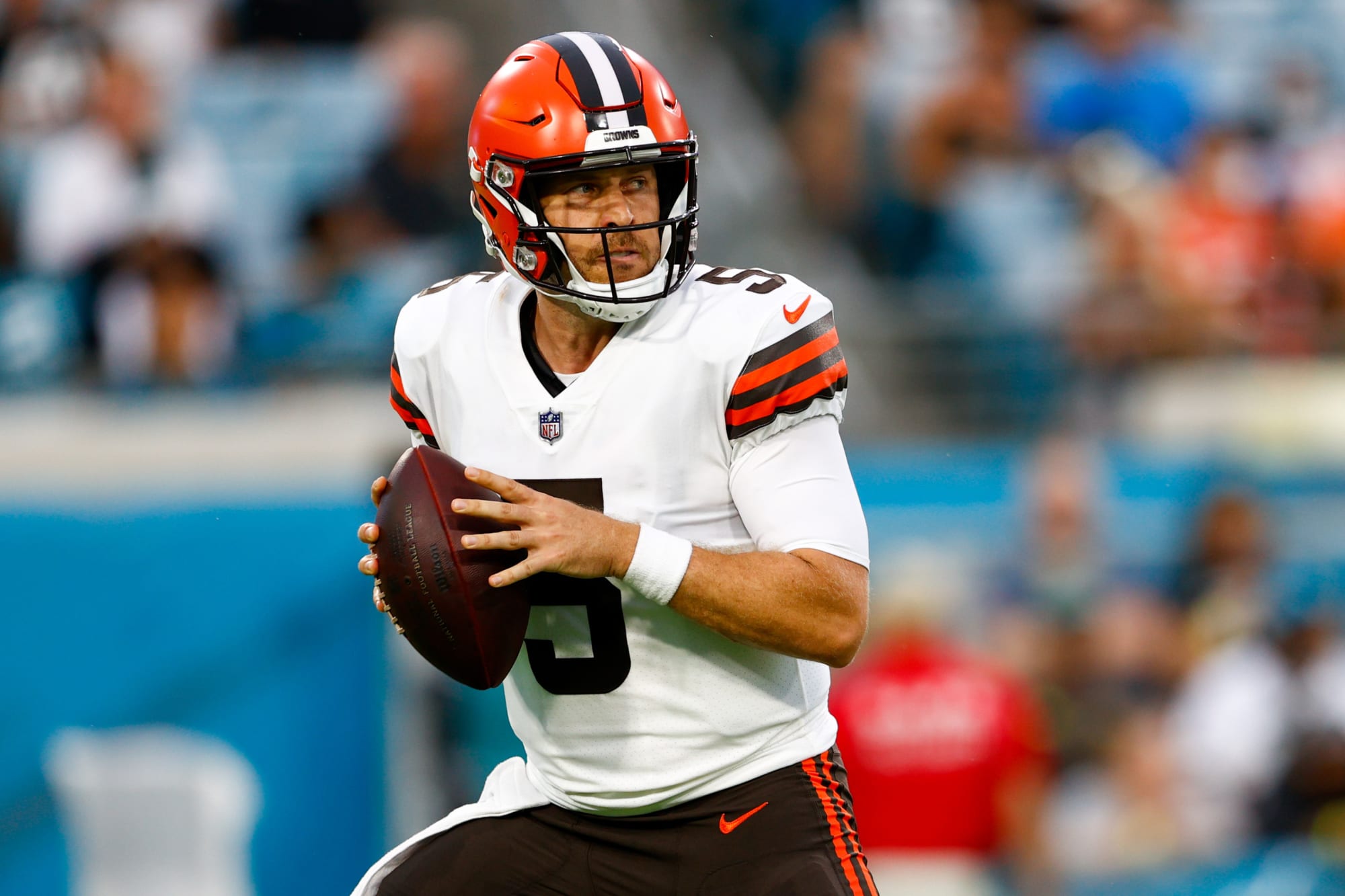 Browns trade a quarterback and sign another after...