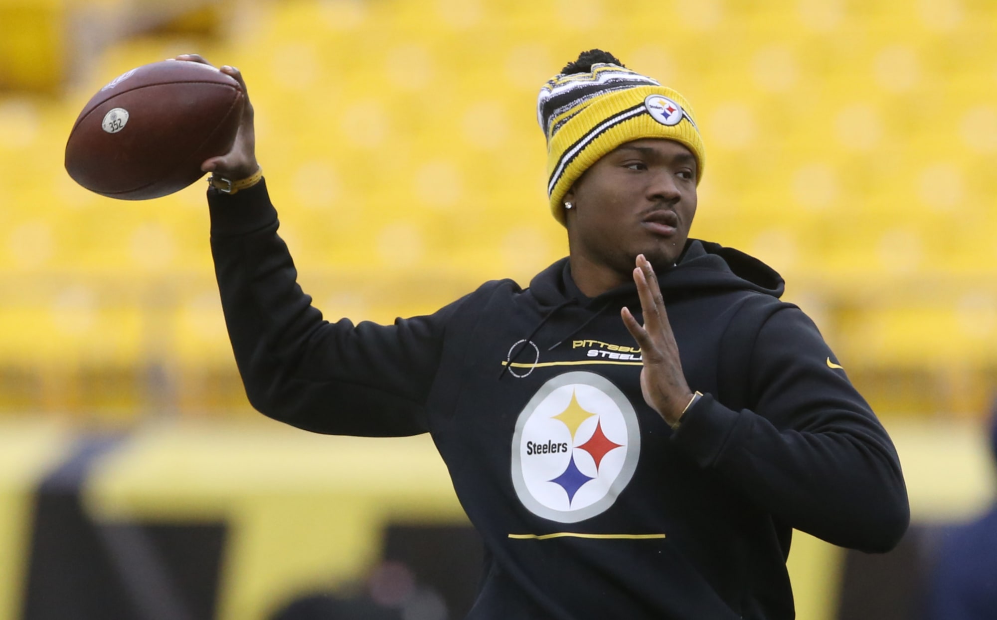 Steelers make another surprising QB decision after...