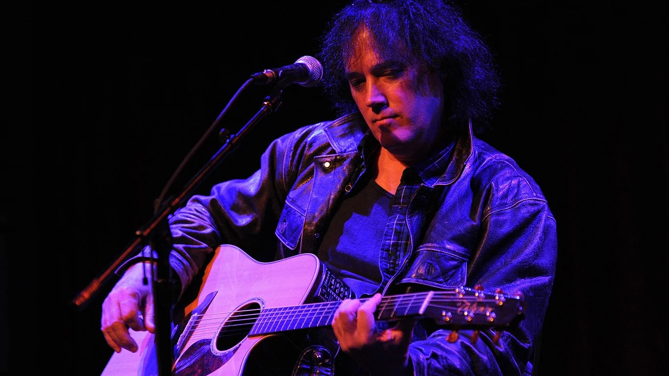 These Country Music Stars Made It Big With a OneHit Wonder 24/7 Tempo