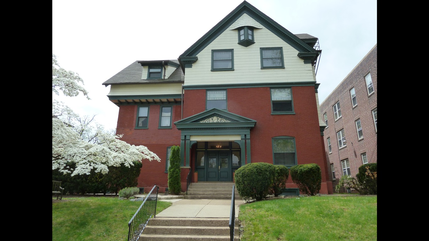 Cities With the Oldest Homes 24/7 Wall St.