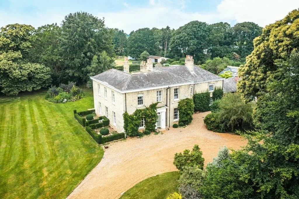 Stately homes for sale 24Housing