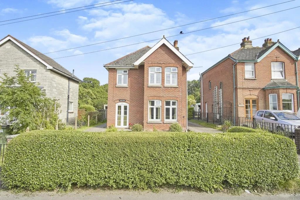 Why consider property for sale Isle of Wight? 24Housing