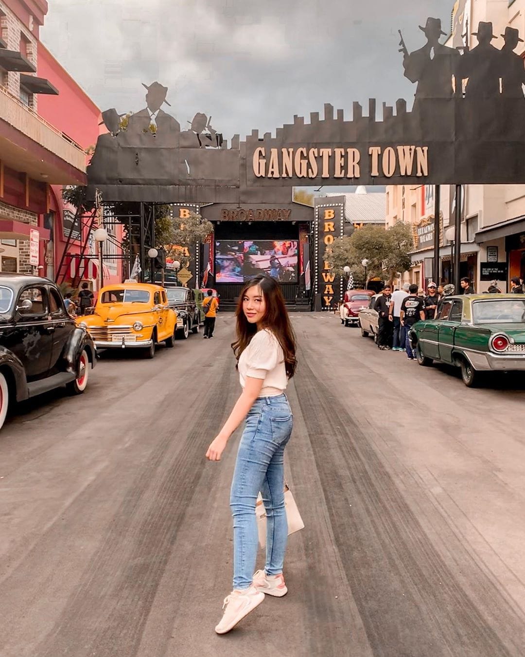Lihat ide lainnya tentang pakaian wanita, wanita, model baju wanita. 8 Spot Foto Menarik yang Jarang Diketahui Orang Ketika ...