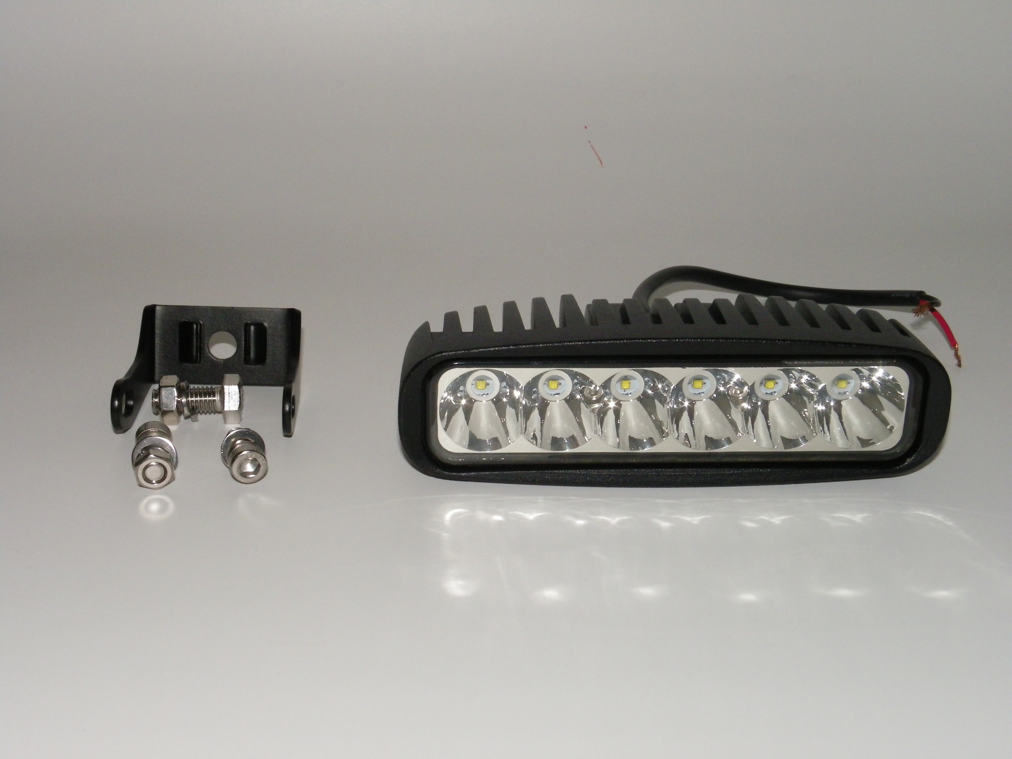 18watt 1800Lm CREE LED Auxiliary off road / Driving Light 24x7 DIY