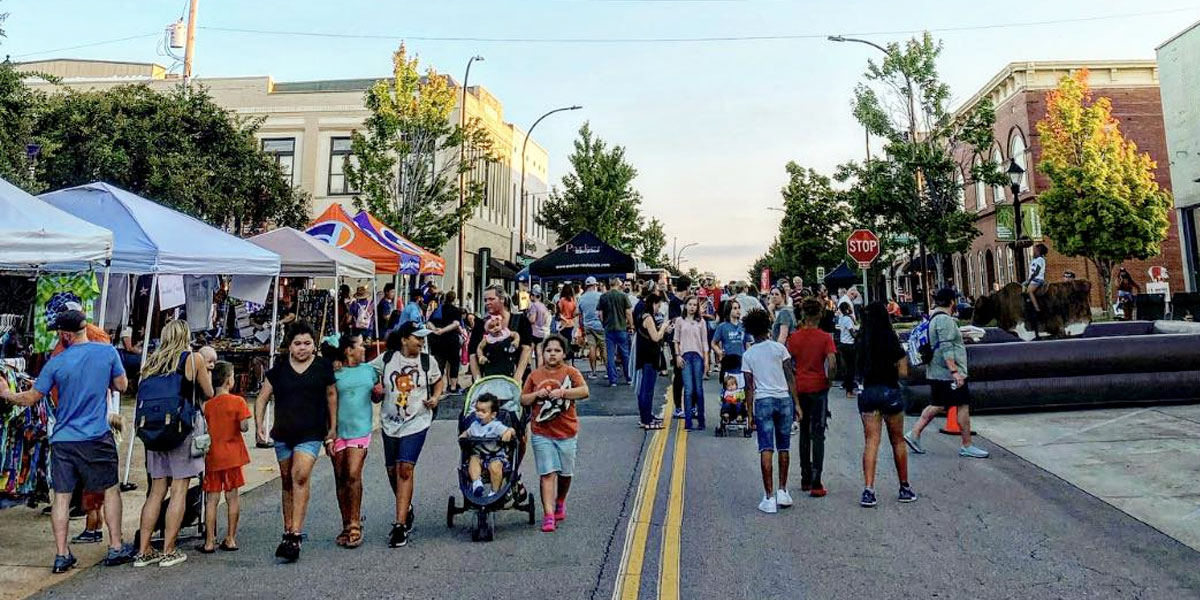 Celebrate downtown Decatur every third Friday 256 Today