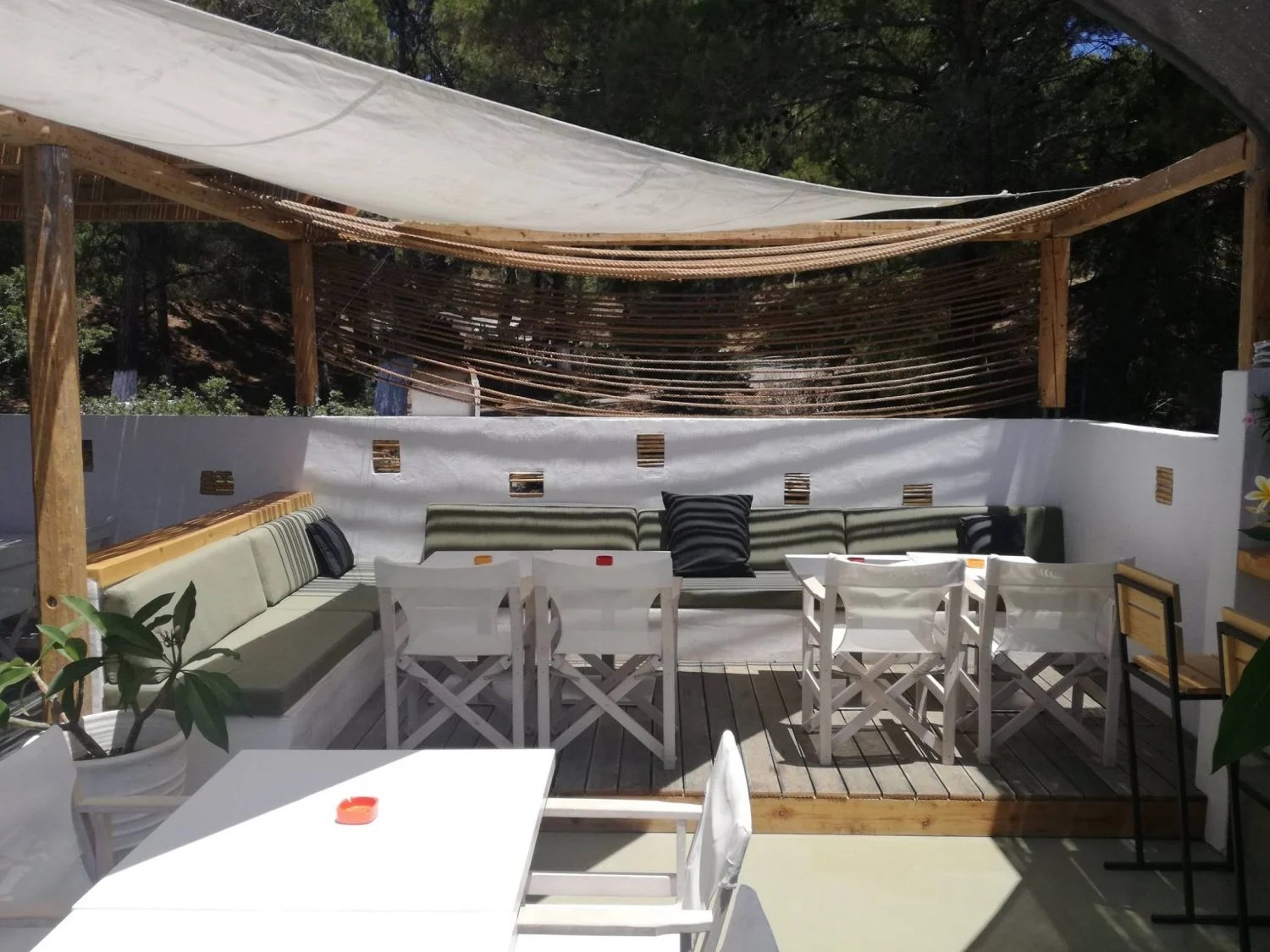 LIME BEACH BAR LEROS