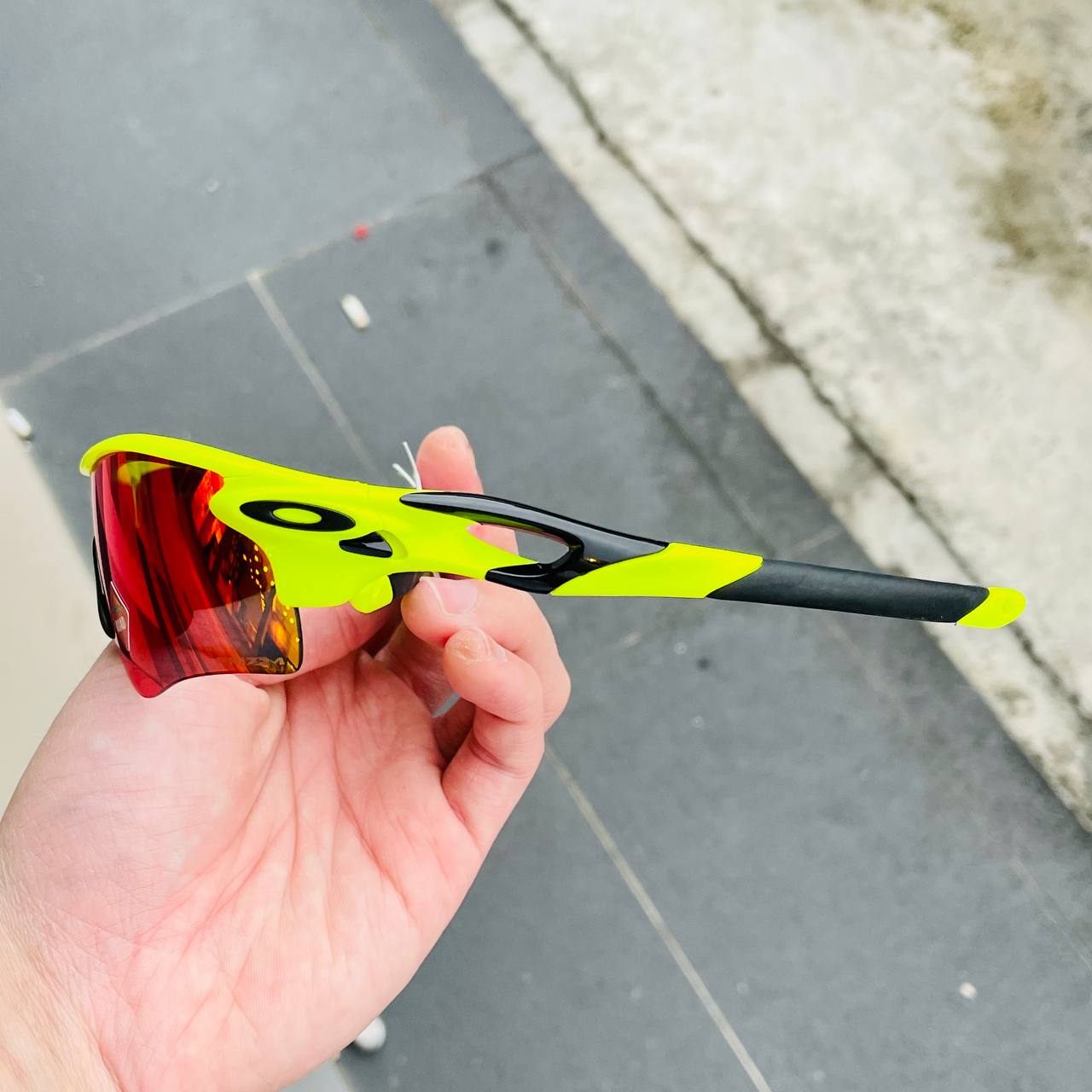 Oakley Radarlock Tennis Ball Yellow / Prizm Road 2aoptical