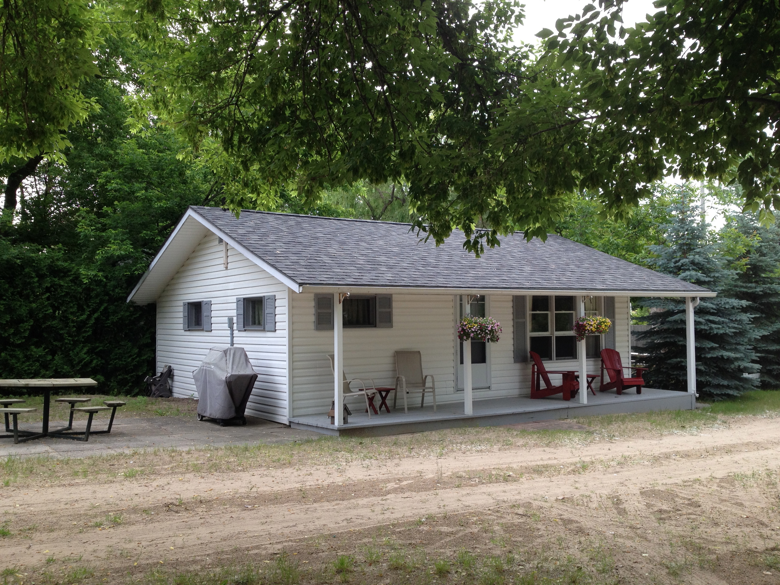 Ipperwash Beach Lakefront Cottages