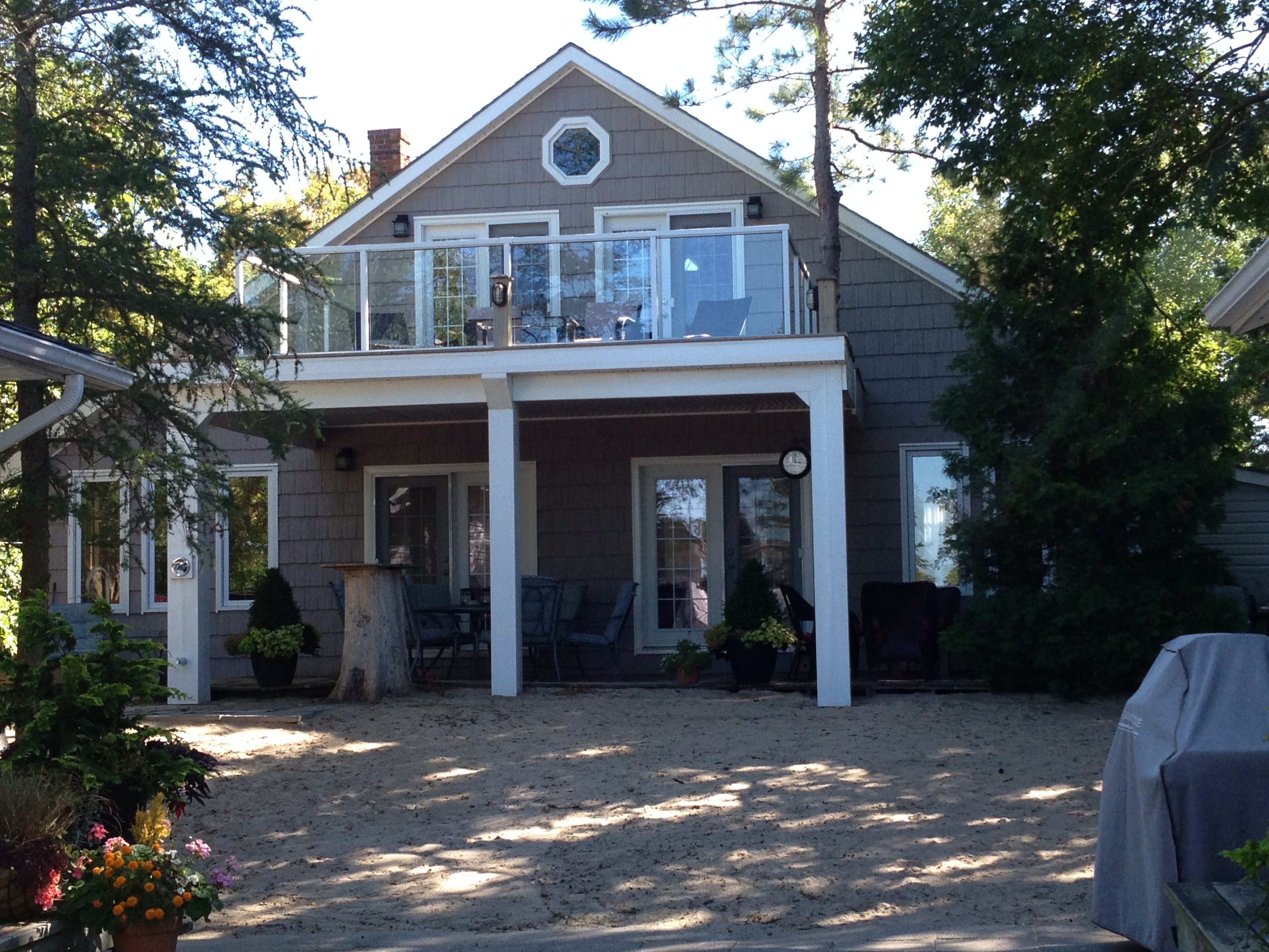Ipperwash Beach Lakefront Cottages