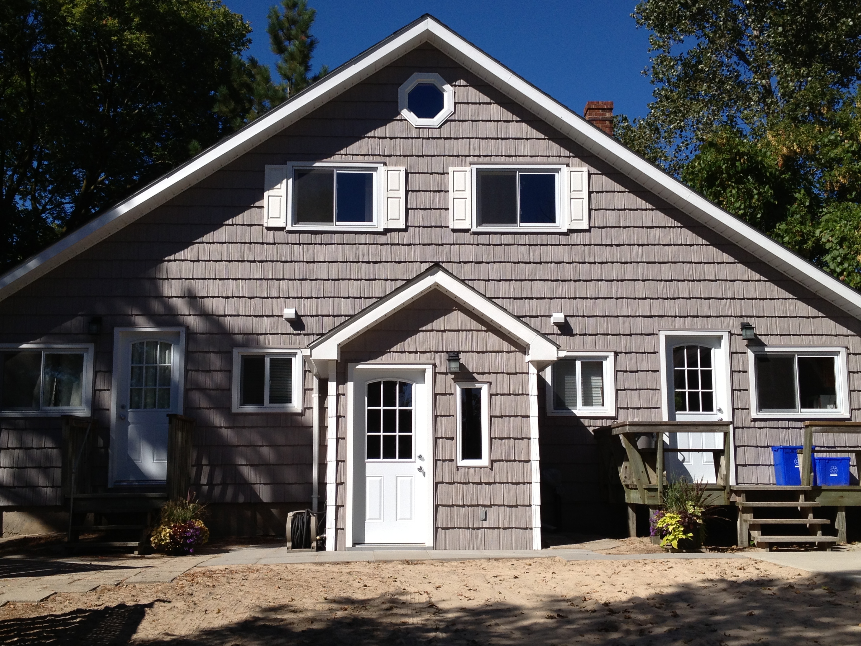 Cottage 6b Sandcastle (Big Cottage) Ipperwash Beach Lakefront Cottages