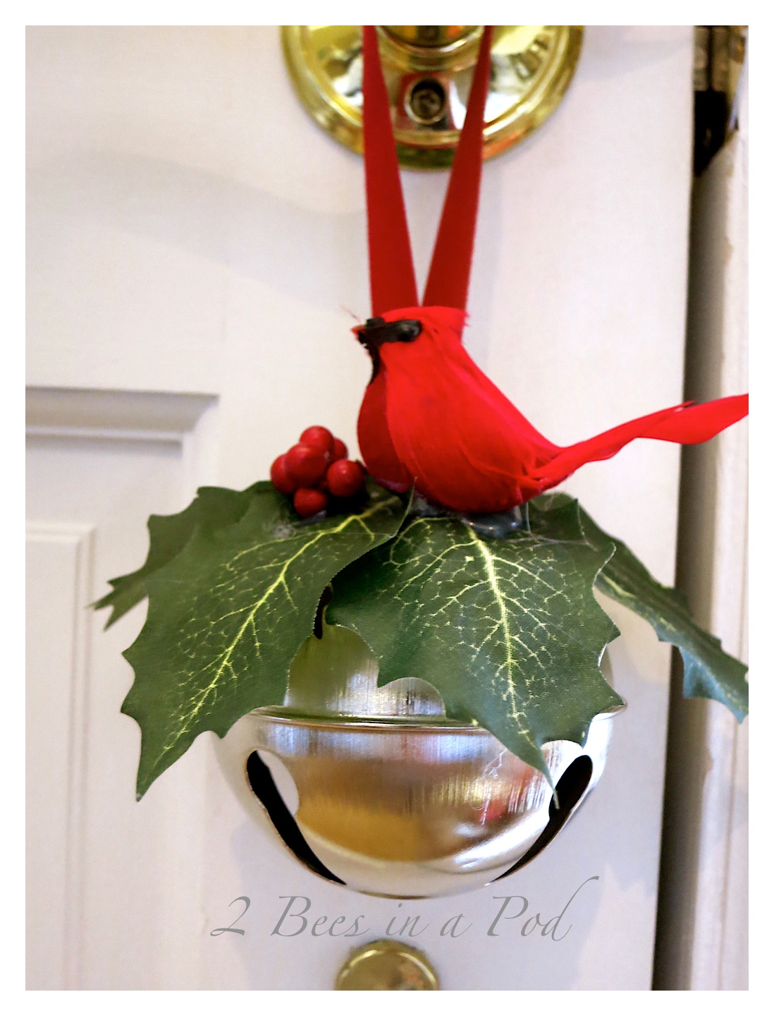 Easy DIY Jingle Bell Door Hanger Ornament... 2 Bees in a Pod