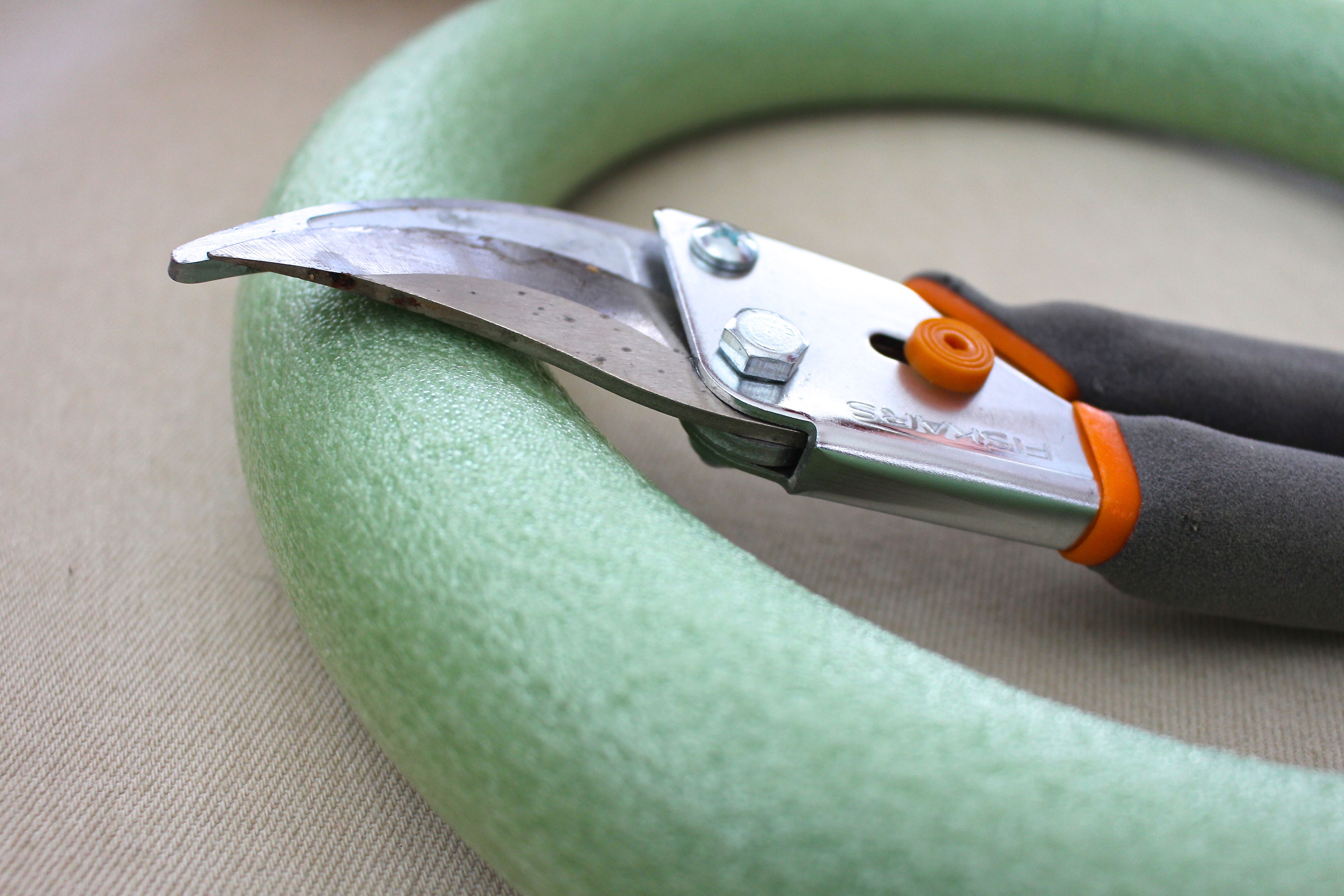 Easy Fall Wreath 2 Bees in a Pod