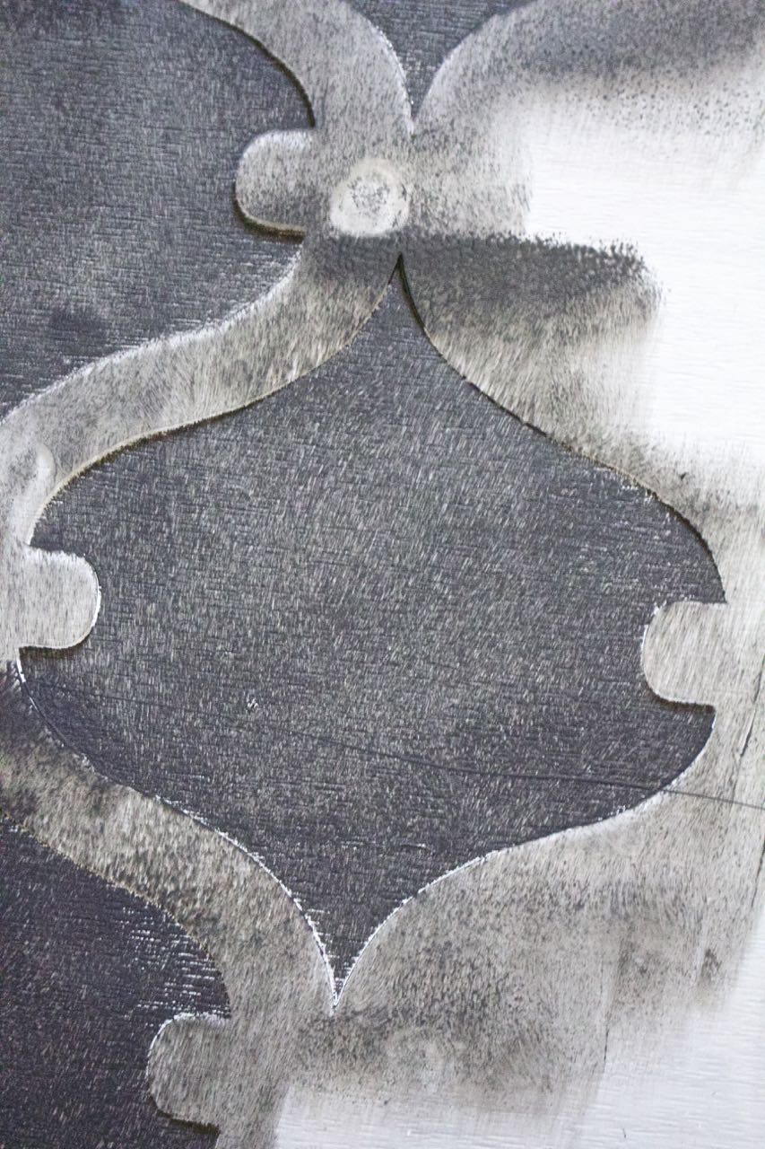 How to Paint a Vinyl Rug 2 Bees in a Pod