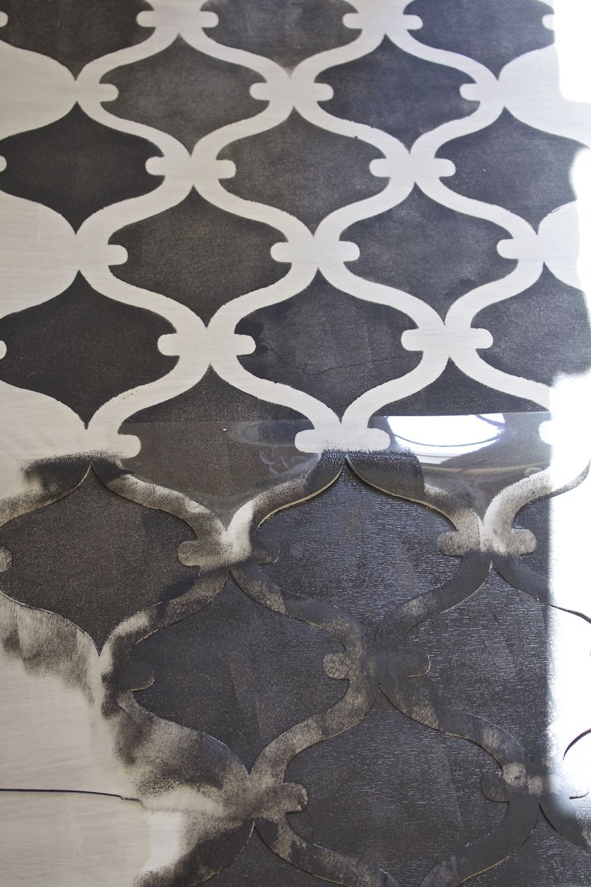 How to Paint a Vinyl Rug 2 Bees in a Pod