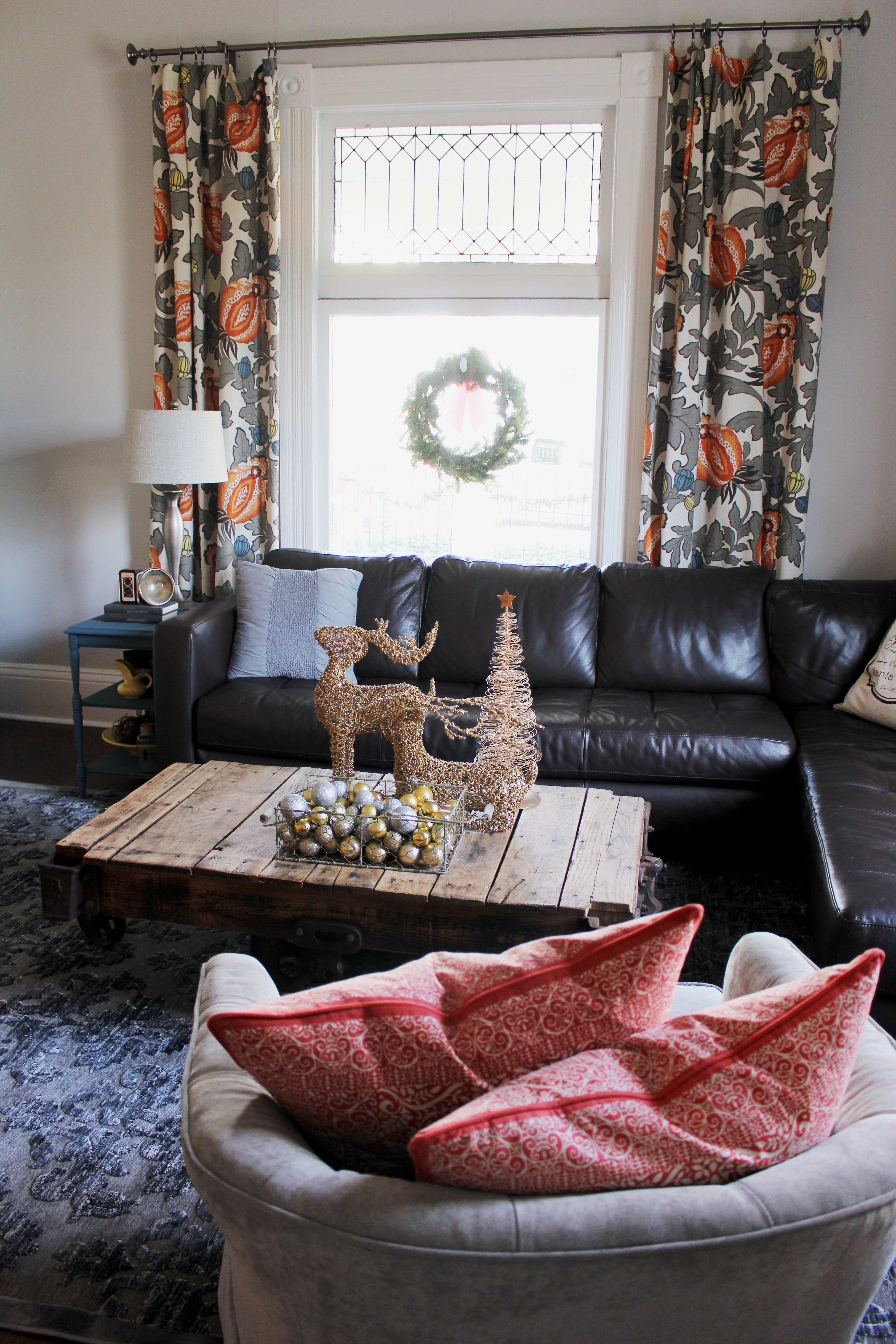 Christmas Living Room Tour 2 Bees in a Pod