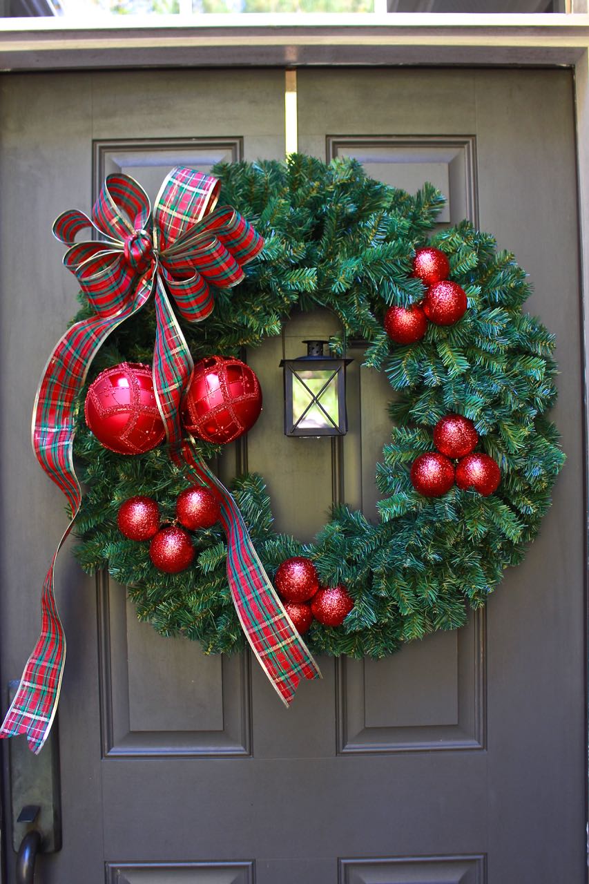 Easy DIY Christmas Wreath with Lantern 2 Bees in a Pod