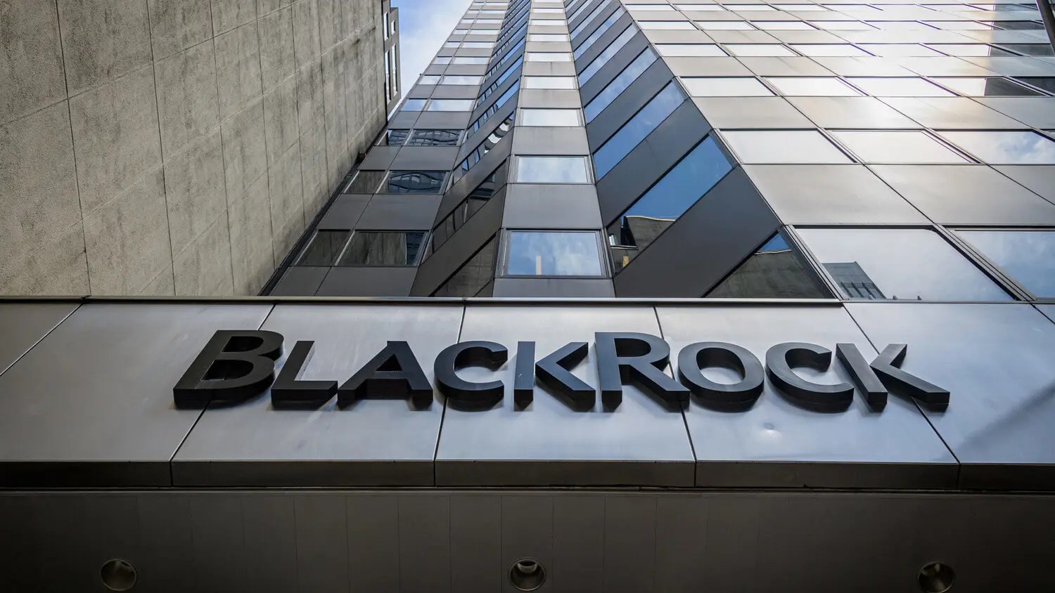 Quel est le meilleur endroit où travailler pour les entreprises de cryptographie ? Bâtiment de Blackrock. Quel est le meilleur endroit où travailler pour les entreprises de cryptographie ? Bâtiment de Blackrock. Photo.