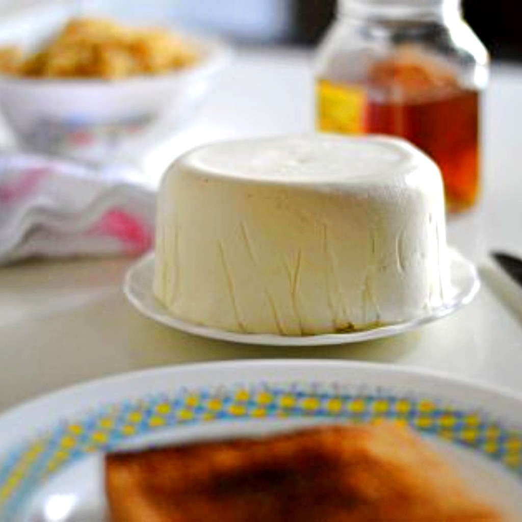 Homemade Cream Cheese 2 Bliss of Baking