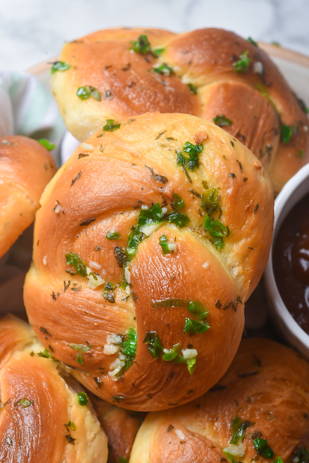 Garlic Knots Catenus
