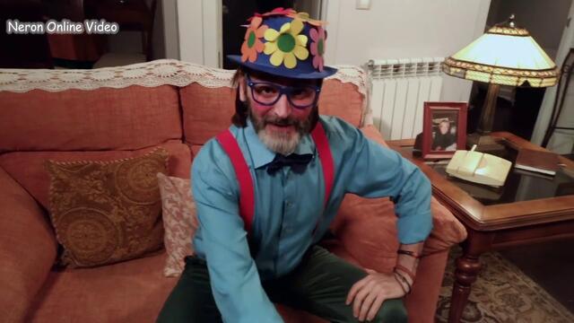 Новите Съседи, Сезон 12, Епизод 5, Част 2/3, Испанско