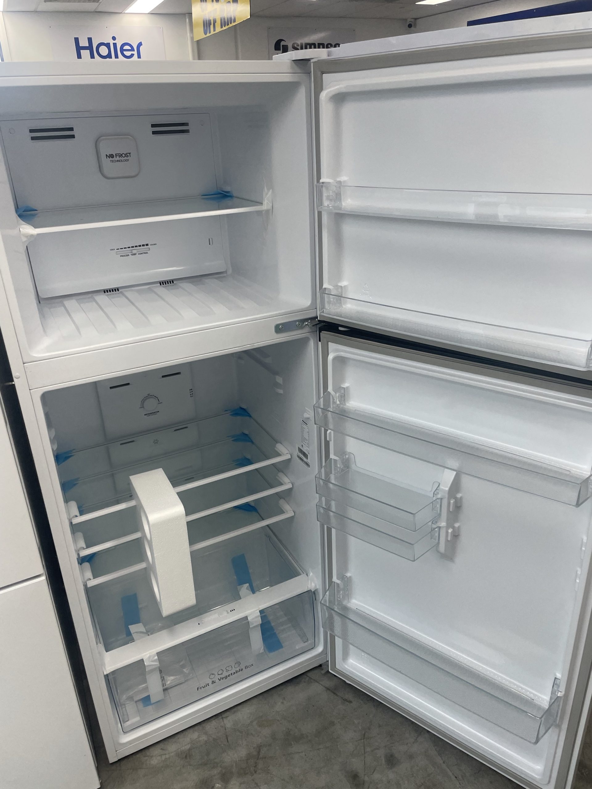 Hisense 424L Top Mount Fridge White HRTF424 (brand new) 2NDS Appliances