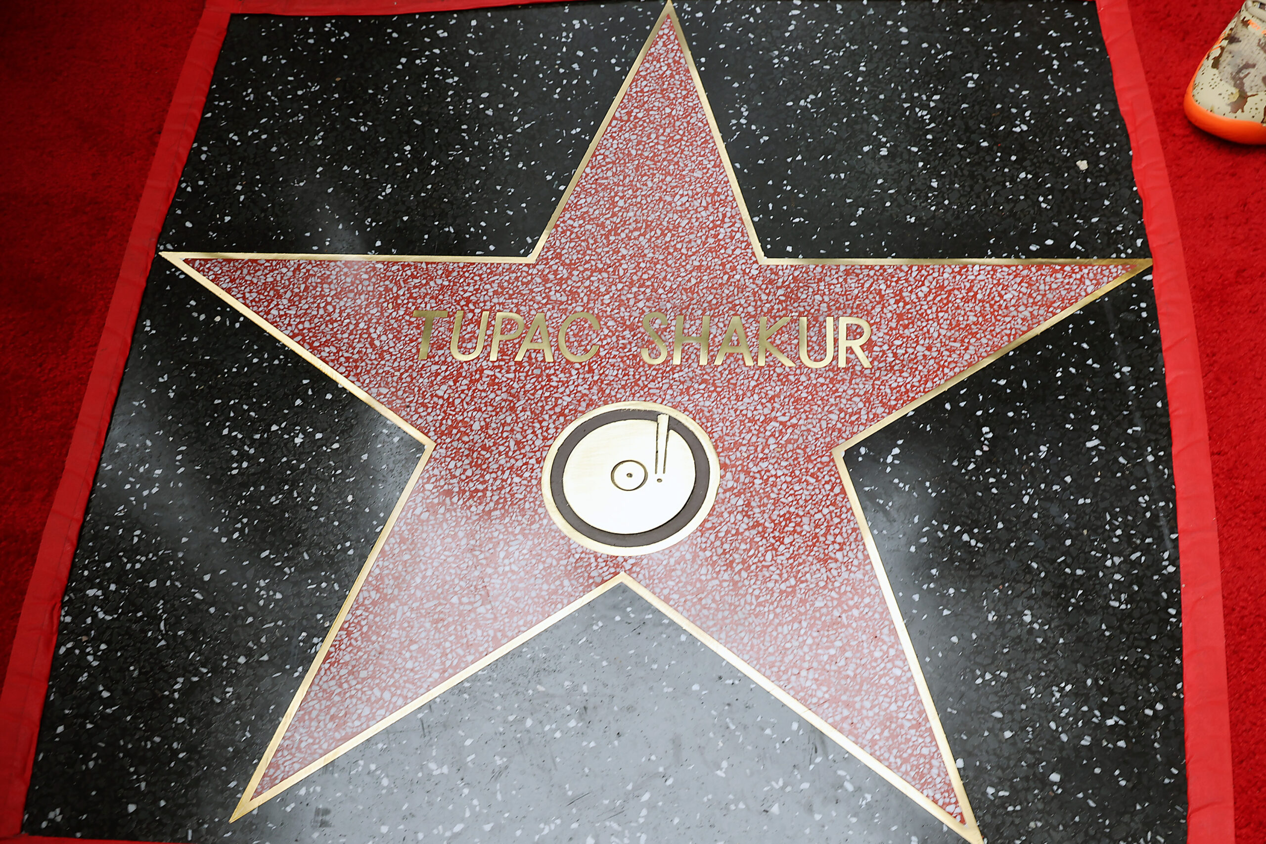 Tupac Shakur Posthumously Receives Star on Hollywood Walk of Fame 2UrbanGirls