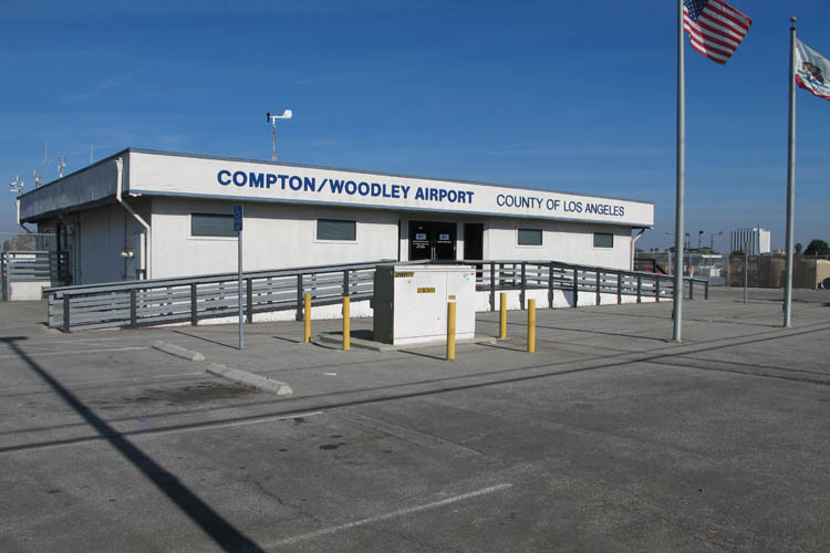 Small plane crashes near Compton Airport 2UrbanGirls