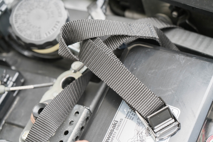 【TANAXタイベルト】好きな鞄を固定してバイク用シートバッグに ガジェマガ