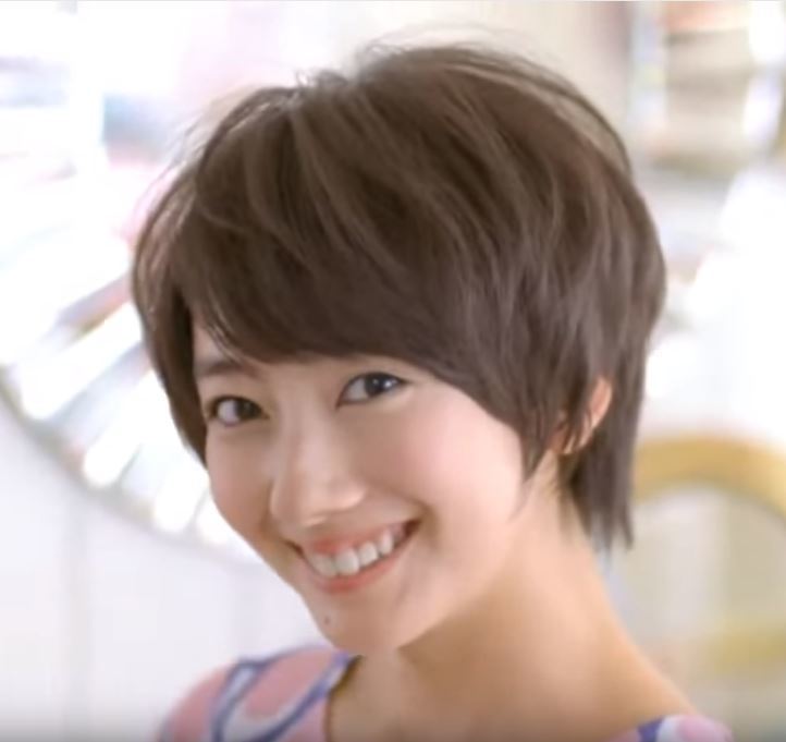 40代でも似合う！波瑠のショートの髪型のオーダー法や後ろ姿画像は？ LOVE＆PEACE
