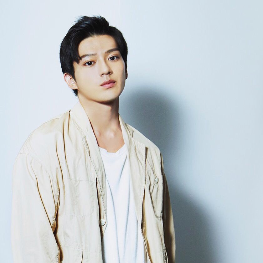 新田真剣佑(あらたまっけんゆう)に隠し子！LAで不倫相手との子供が！｜エントピ まっけんゆう 現在 新田真剣佑(あらたまっけんゆう)の年齢や身長や性格、経歴や年収は？