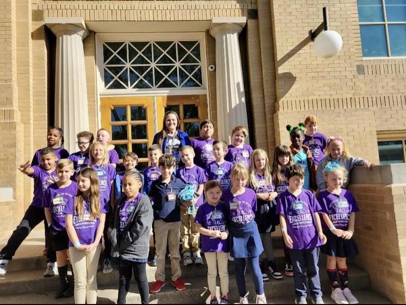 Mrs. Stover’s 2nd grade field trip! 🐾 Paradise Honors Elementary School