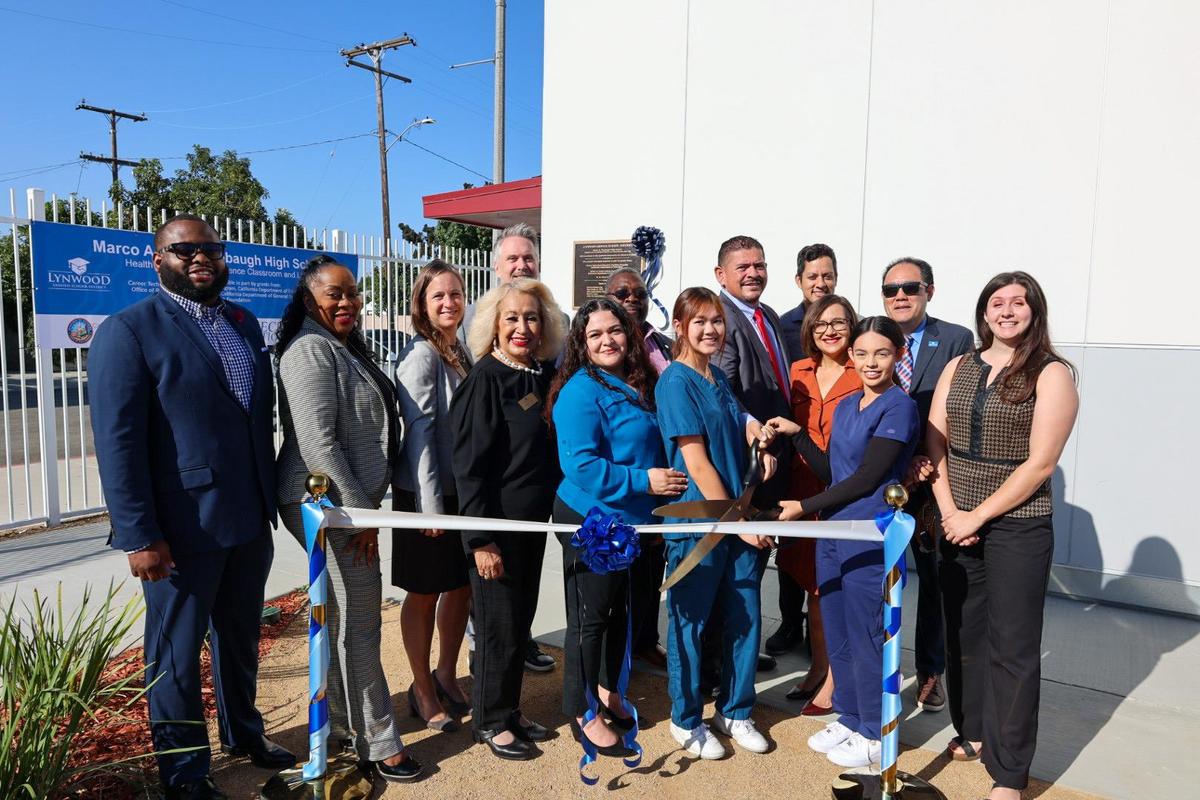 VIDEO Lynwood Unified Unveils New CuttingEdge Biomedical Sciences Lab