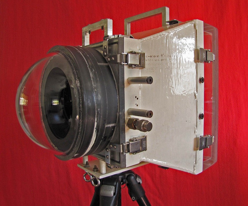 Intense underwater 8x10 camera pops up on eBay for 5,800 Digital
