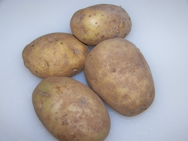 Large Size Potato, Potatoes, आलू in Lasalgaon, Niphad , Saibaba Traders