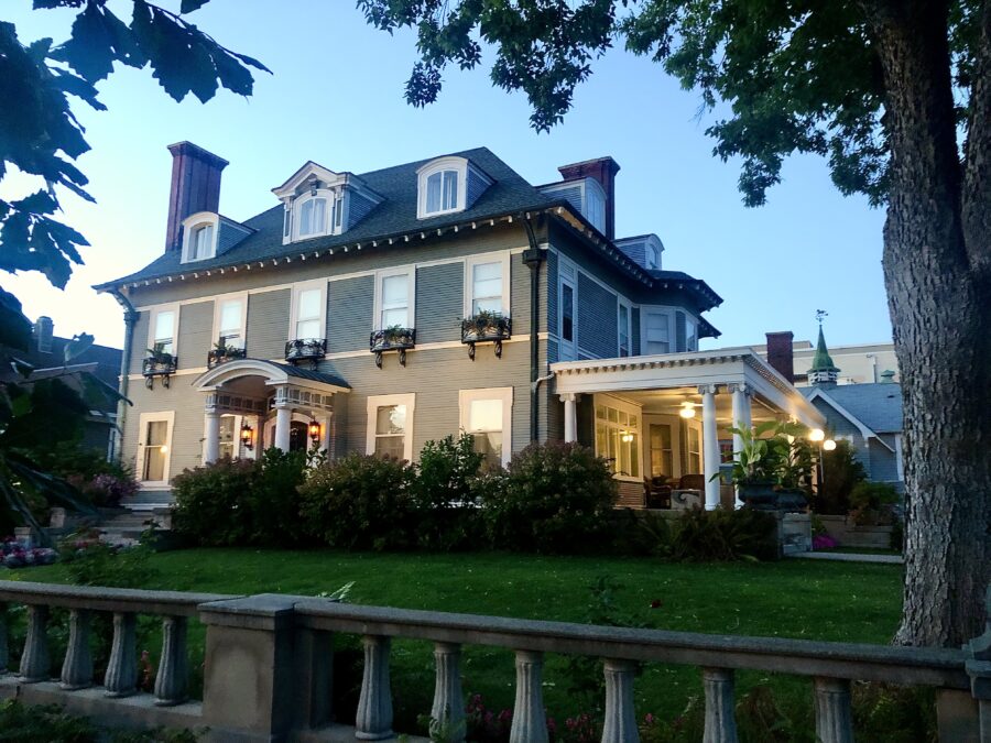 What is the Top Minneapolis Airbnb? Complete Breakdown