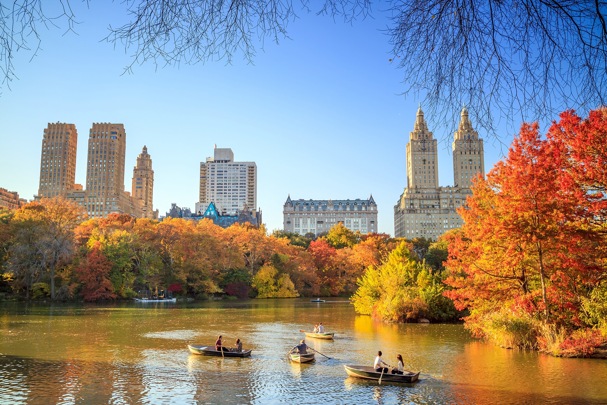 10 Great Versions of Standard “Autumn in New York” 360°Sound
