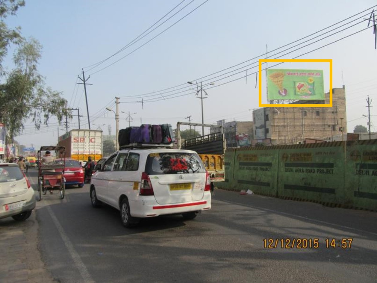 Hoardings in Bhagwan Talkies Mg Rd Agra 16, Hoardings Bhagwan Talkies