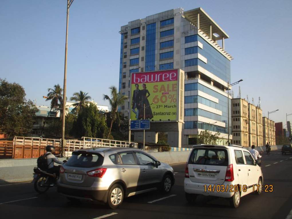 Hoardings in Andheri Highway Nr HUL Office at Goldspot Junction ET