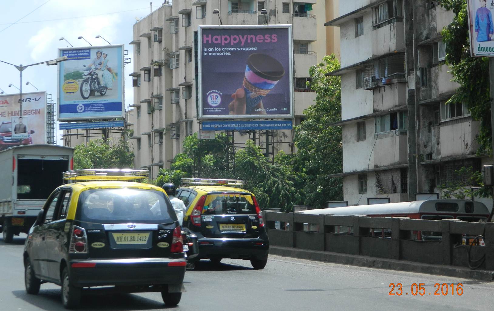 Hoardings in mulund johnson and johnson dn mumbai pioneer 155