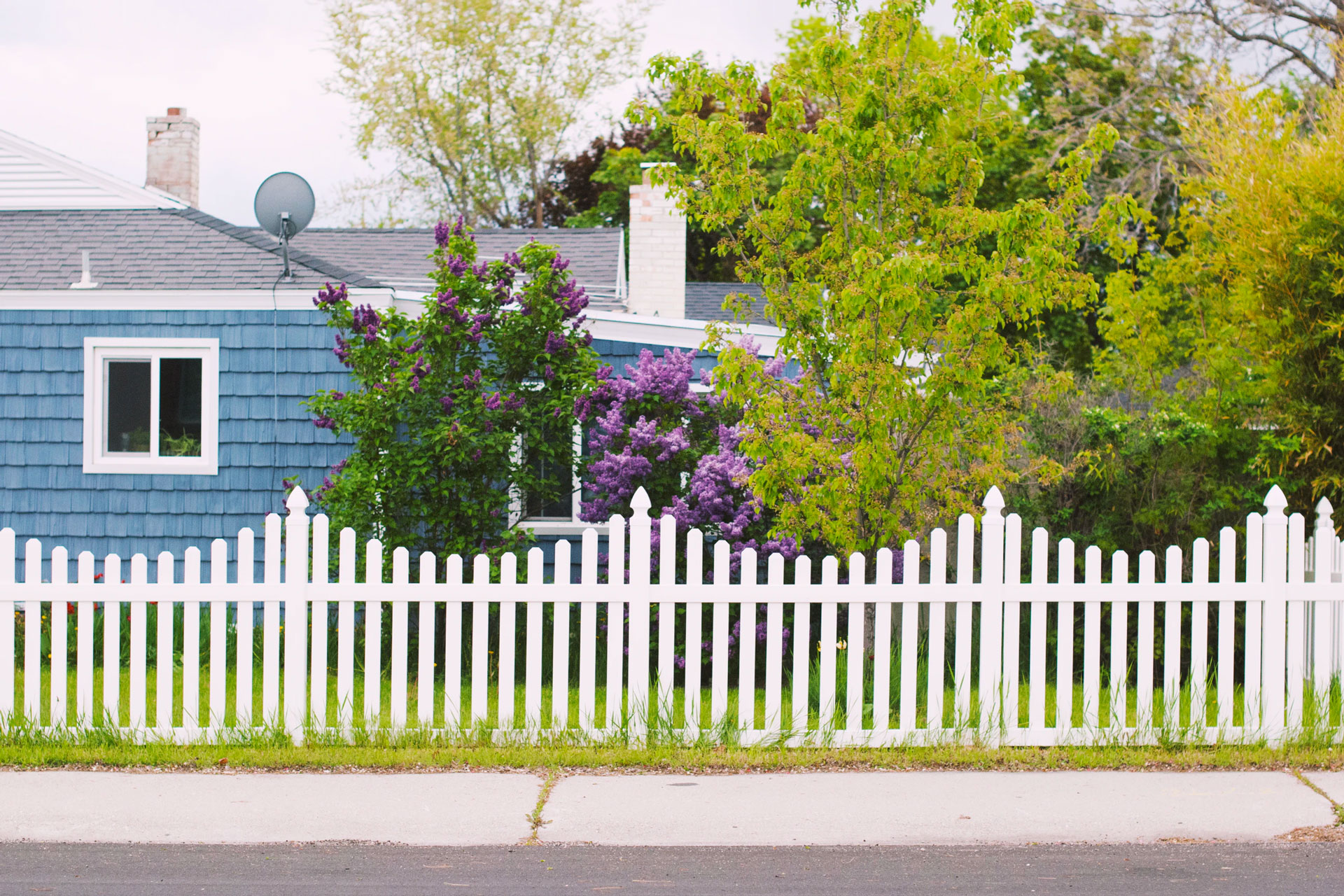 Fence Building in Southern Alberta • 360 Landscapes