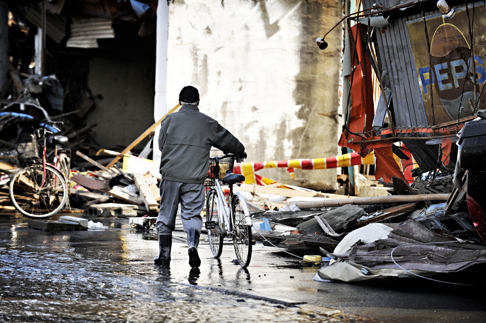 37 Frames Great Tohoku Earthquake & Tsunami 2011 Japan… Sweet