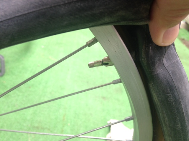 自転車 パンク修理キットを使ったパンクの直し方。簡単にパンクを修理方法ご紹介！
