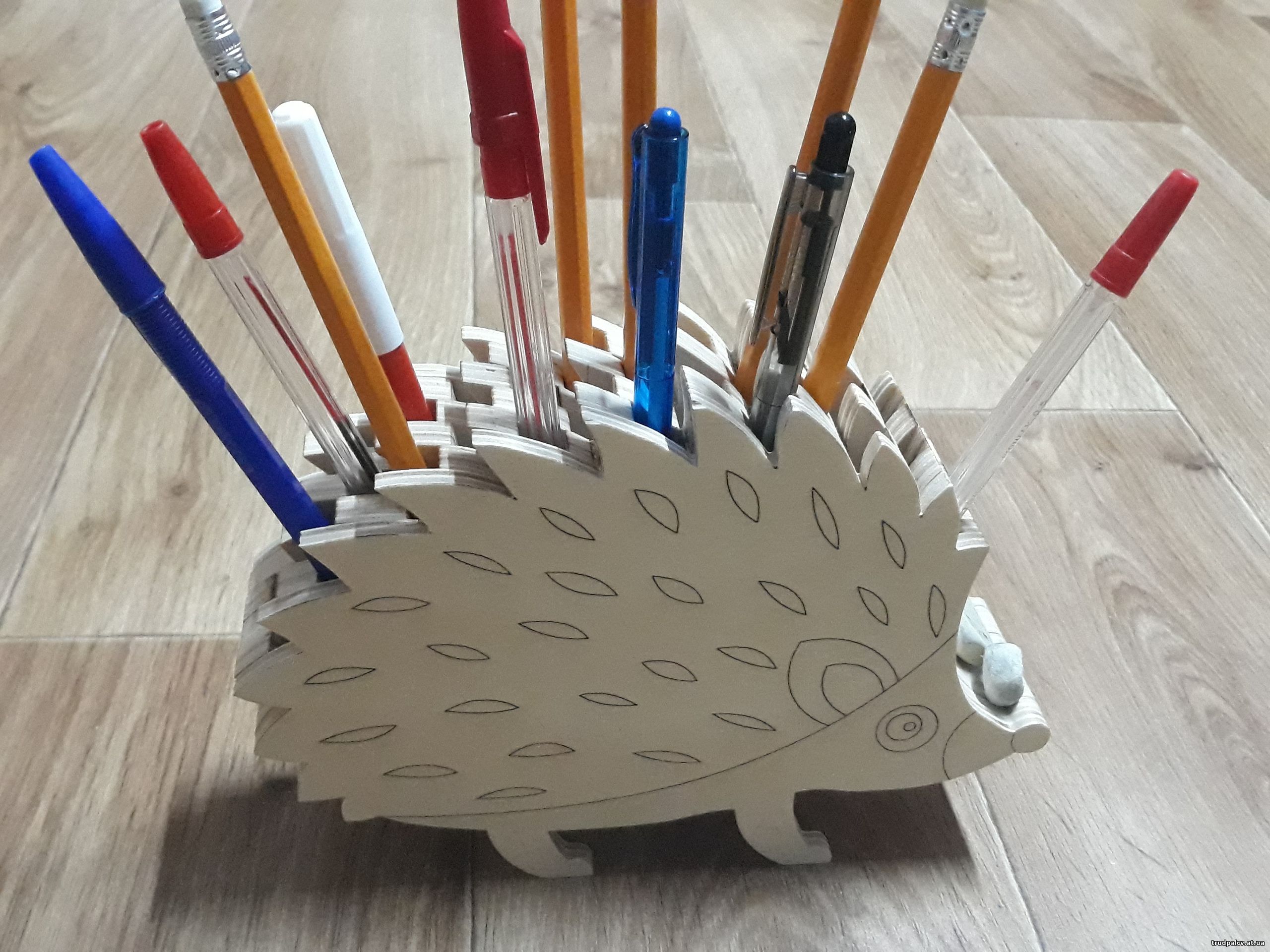 Laser Cut Wooden Hedgehog Pencil Holder PDF File Free Download 3axis.co