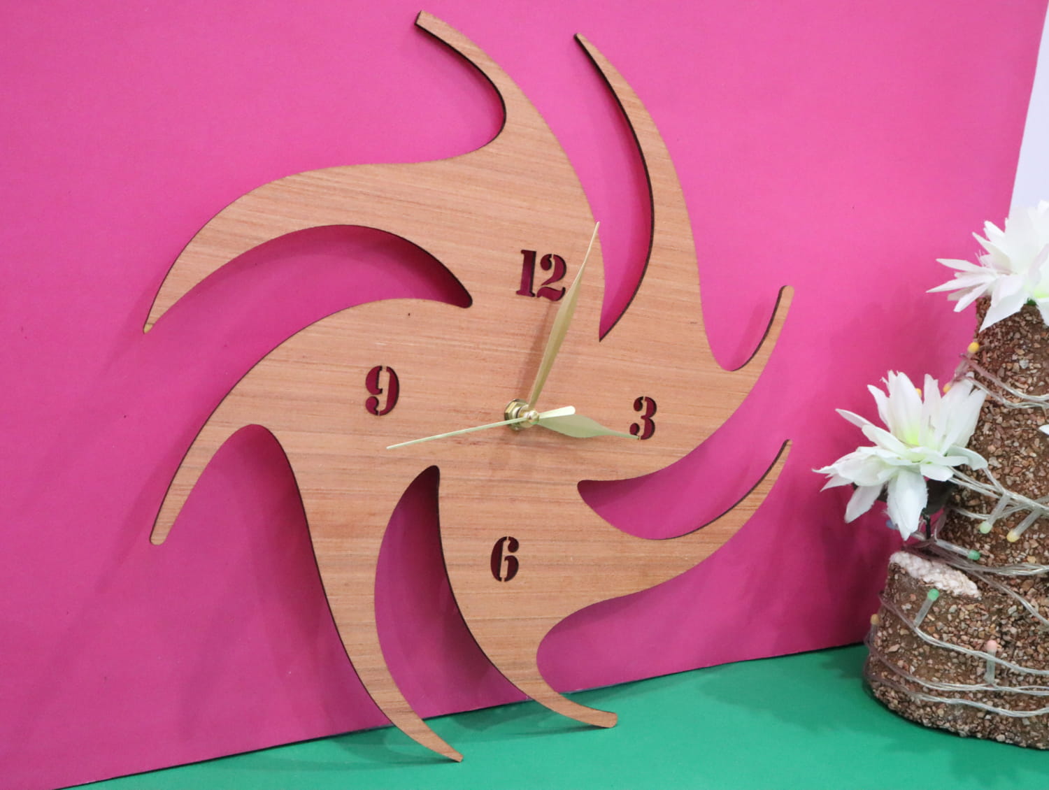 Laser Cut Unusual Wood Clock Unique Wall Decor SVG DXF CDR AI PDF Free