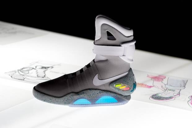 nike 自動綁鞋帶