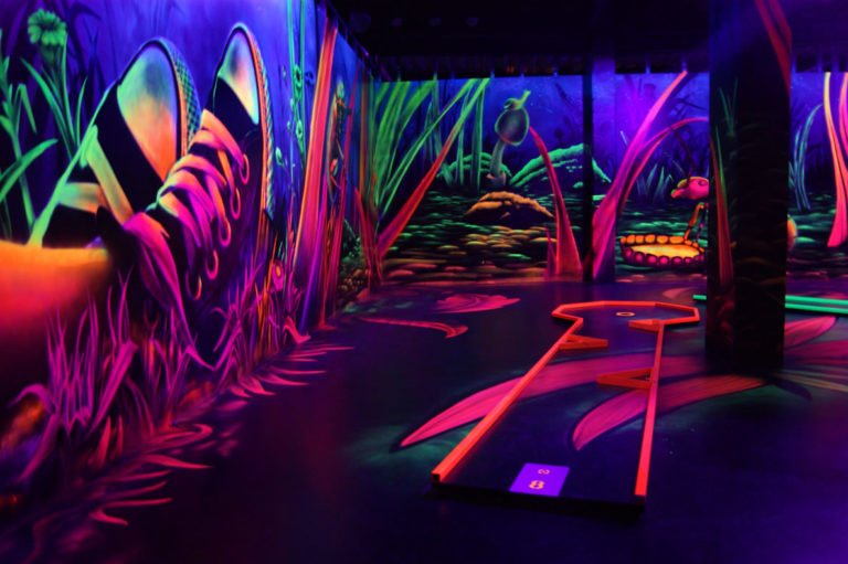 3DFunhouse Schwarzlicht 3D MinigolfAnlage Regensburg